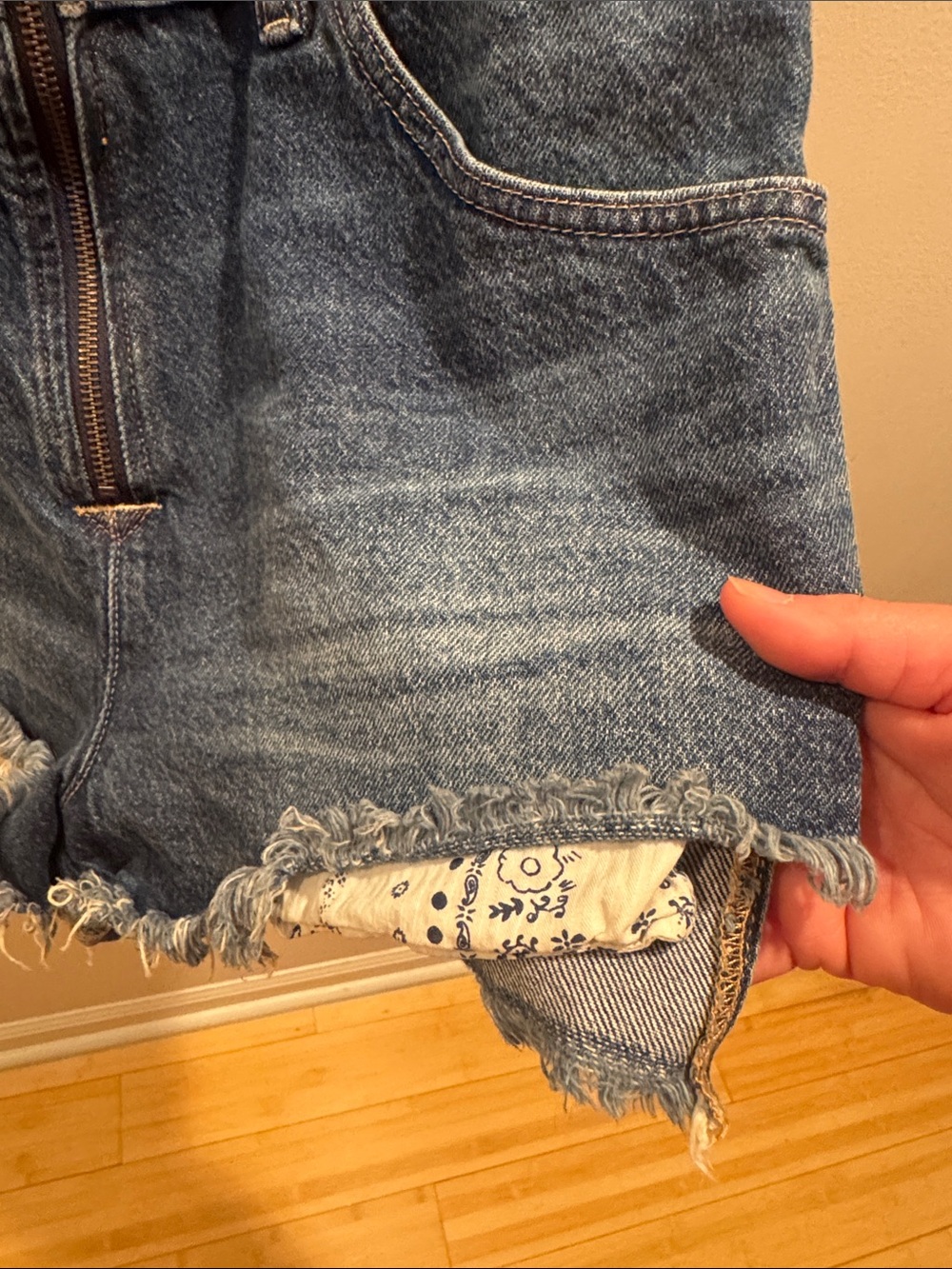 We the Free People Sun-kissed Blue Denim Zip-Front Short Overalls 10 - Picture 3 of 6